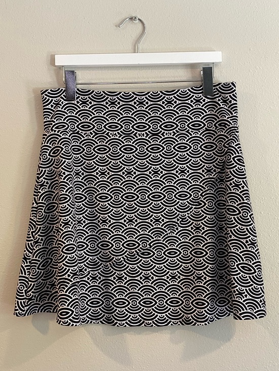 Soybu Sport Dresses & Skirts - Soybu Sport Skirt Sz Large Black & White Geometric Scallop Print Athletic Sporty